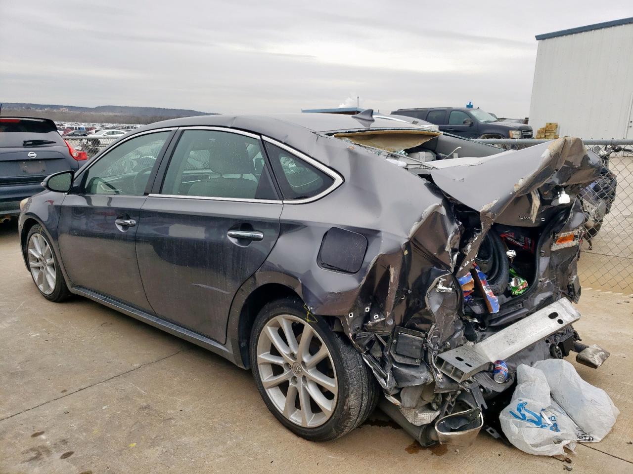 2014 Toyota Avalon - Image 2