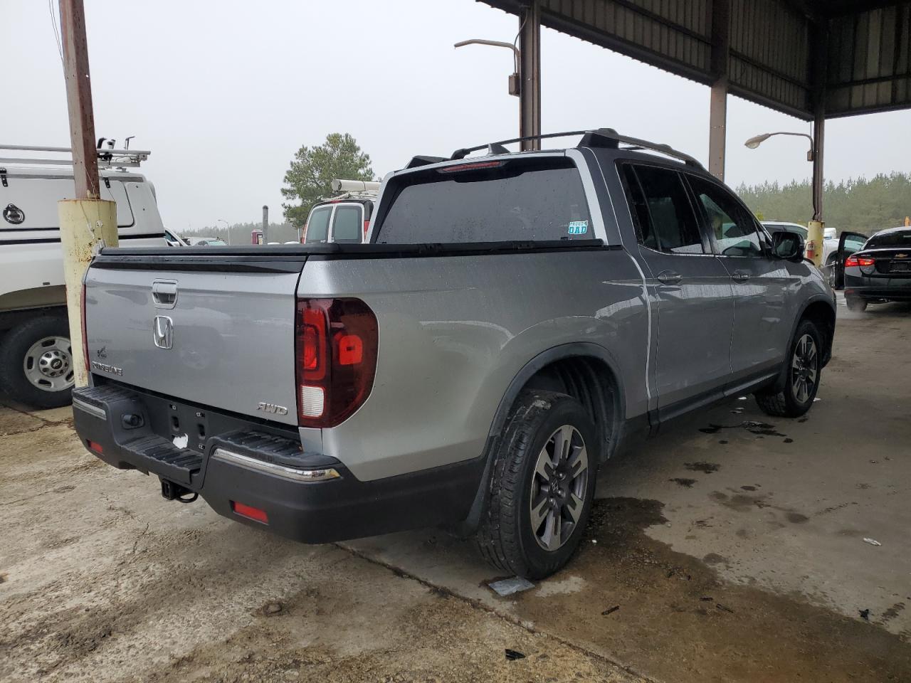 2018 Honda Ridgeline - Image 3