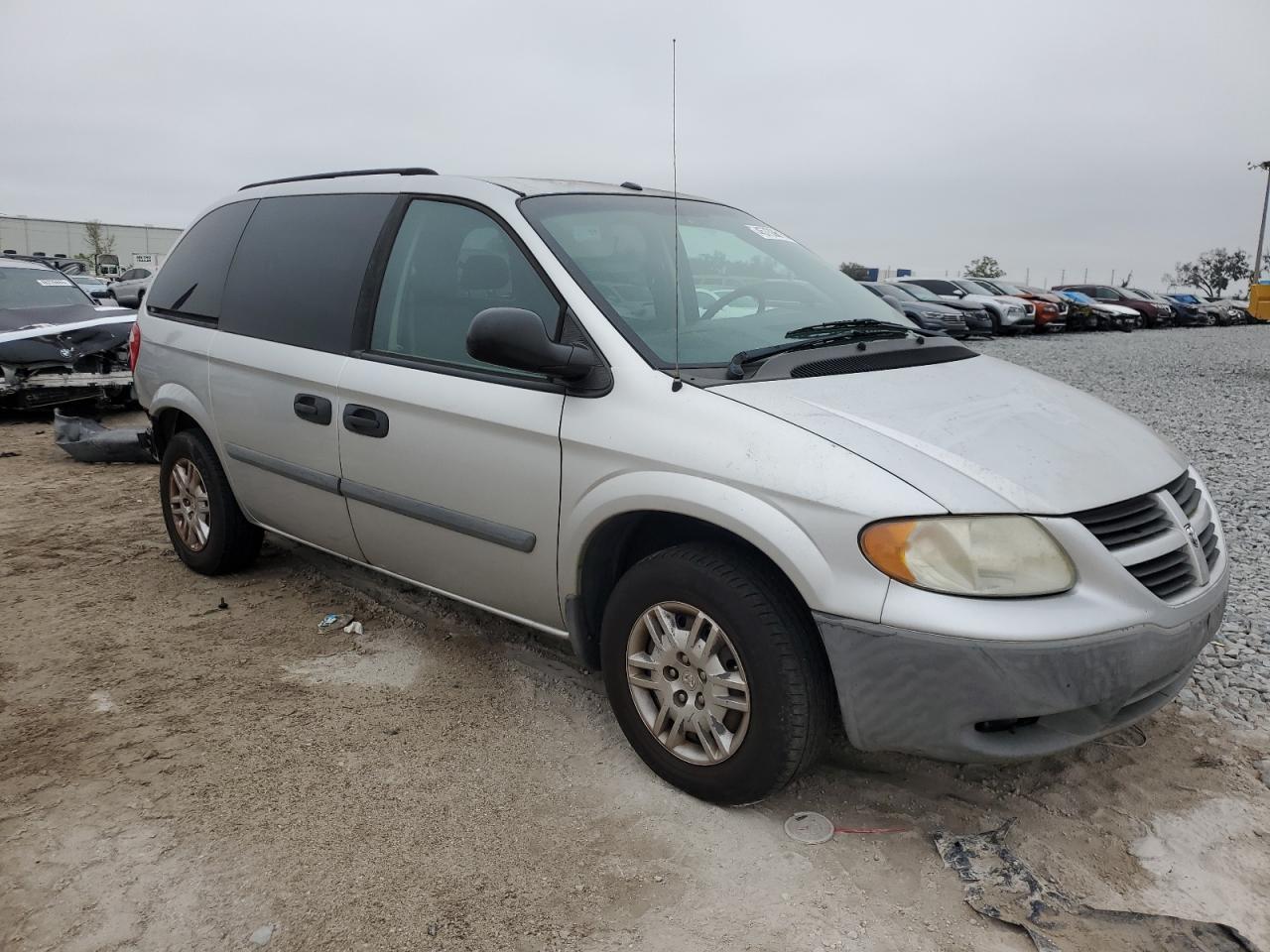 2007 Dodge Caravan - Image 4