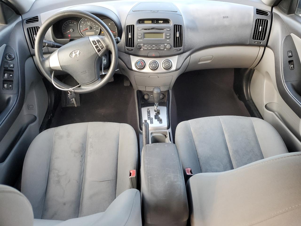 2010 Hyundai Elantra - Image 8