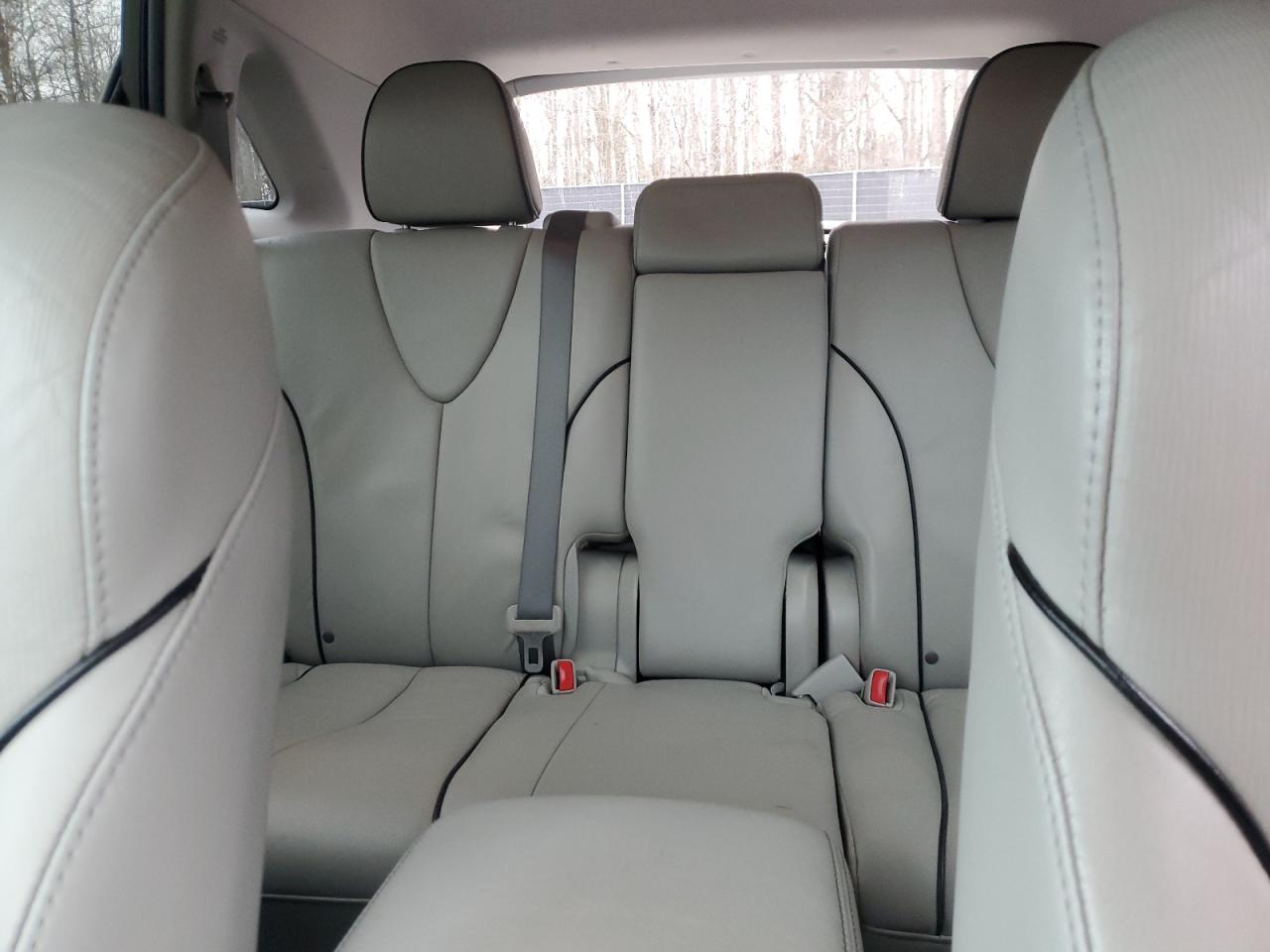 2012 Toyota Venza - Image 10