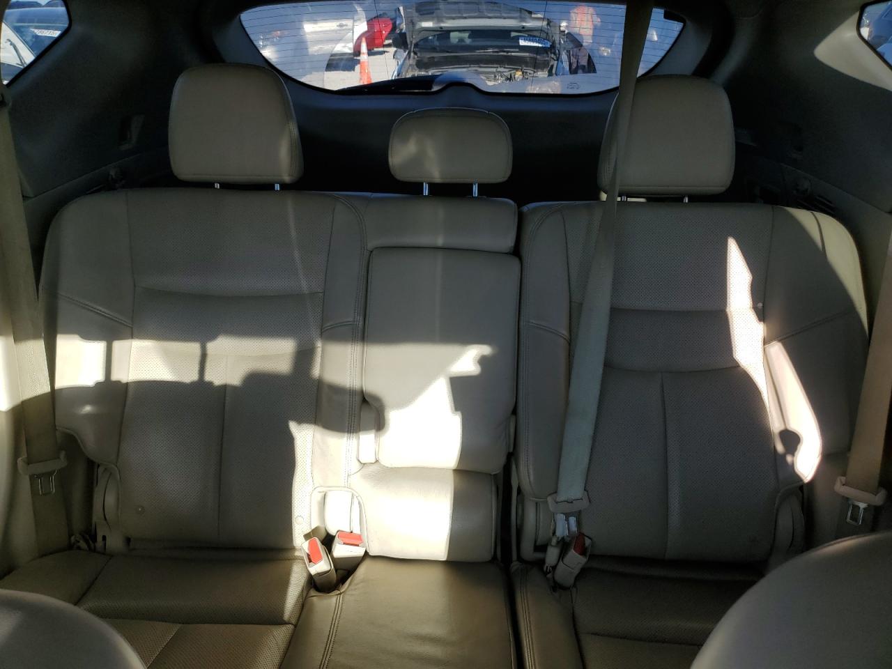 2015 Nissan Murano - Image 10