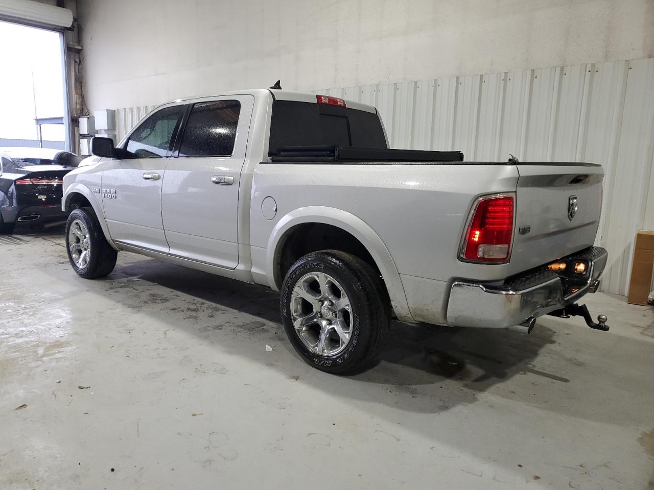 2016 RAM 1500 - Image 2