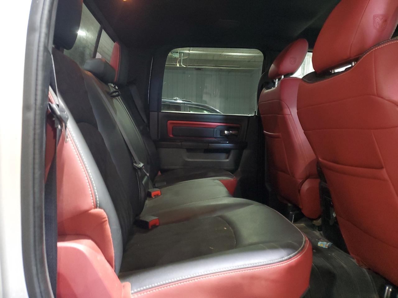 2015 RAM 1500 - Image 10