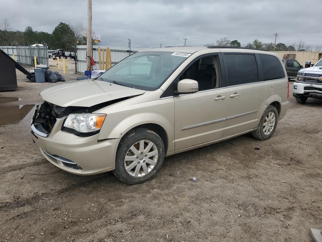 2015 Chrysler Town & Country - Image 1