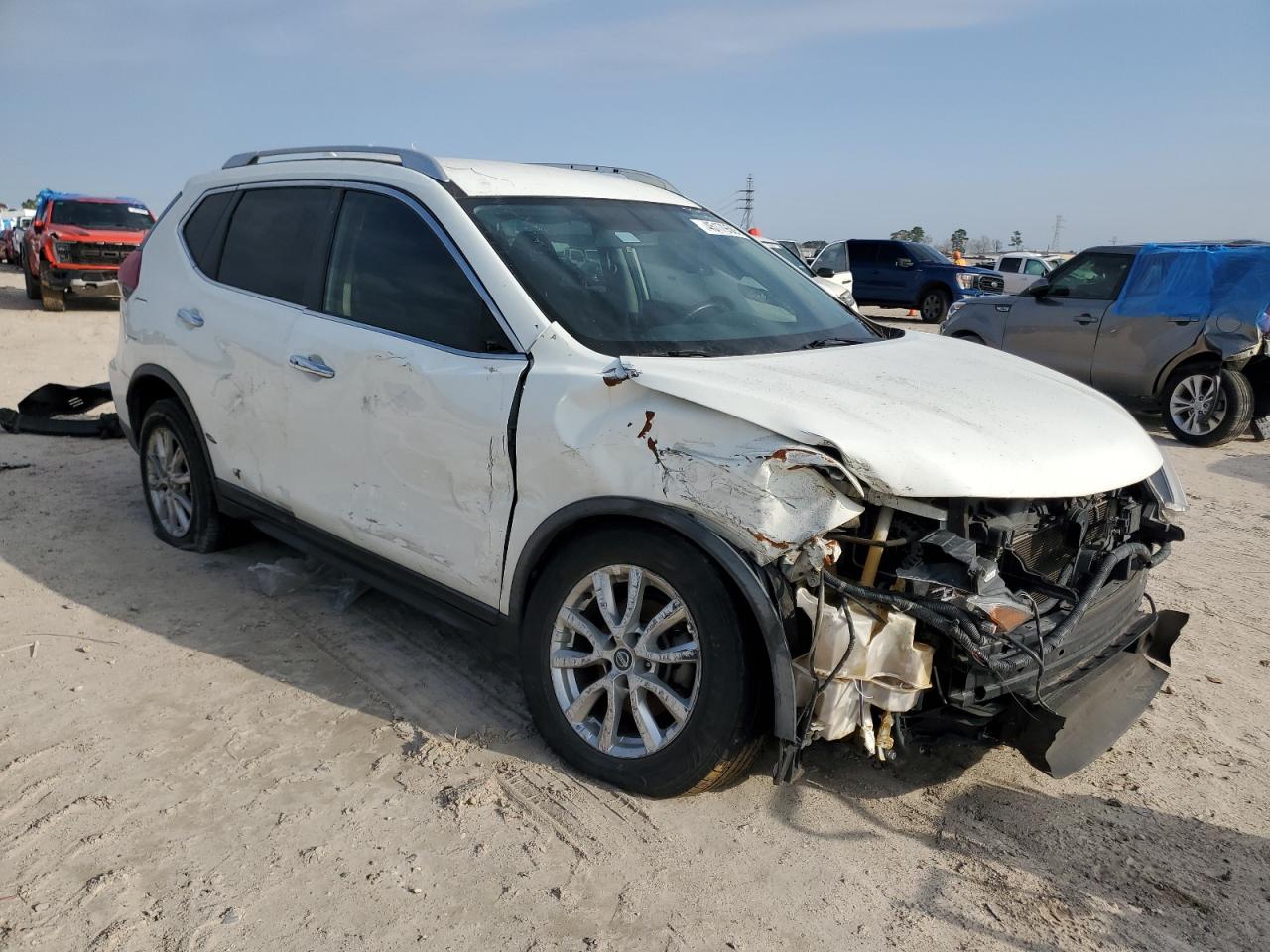 2018 Nissan Rogue - Image 4