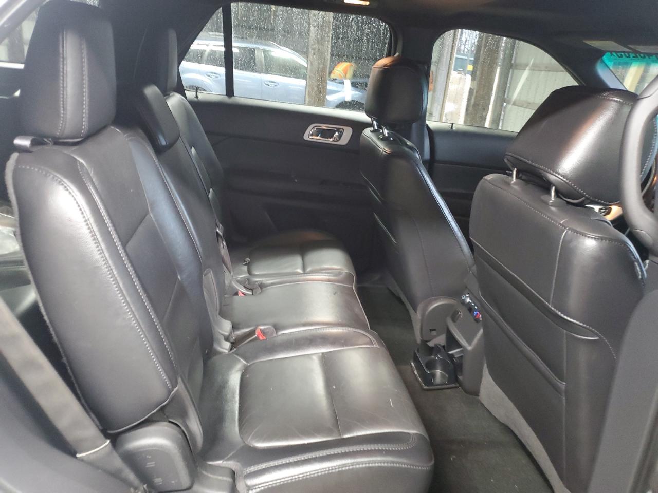 2011 Ford Explorer - Image 11