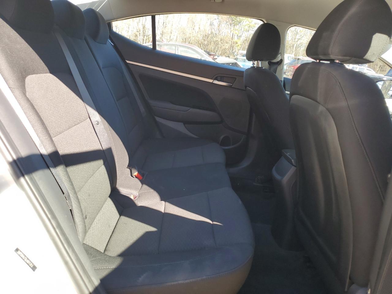2020 Hyundai Elantra - Image 10