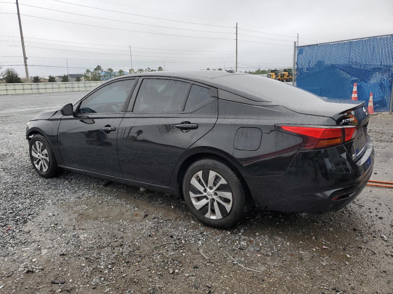 2020 Nissan Altima - Image 2