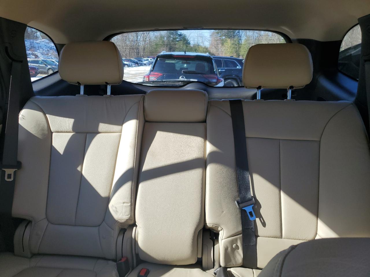 2012 Hyundai Santa Fe - Image 10