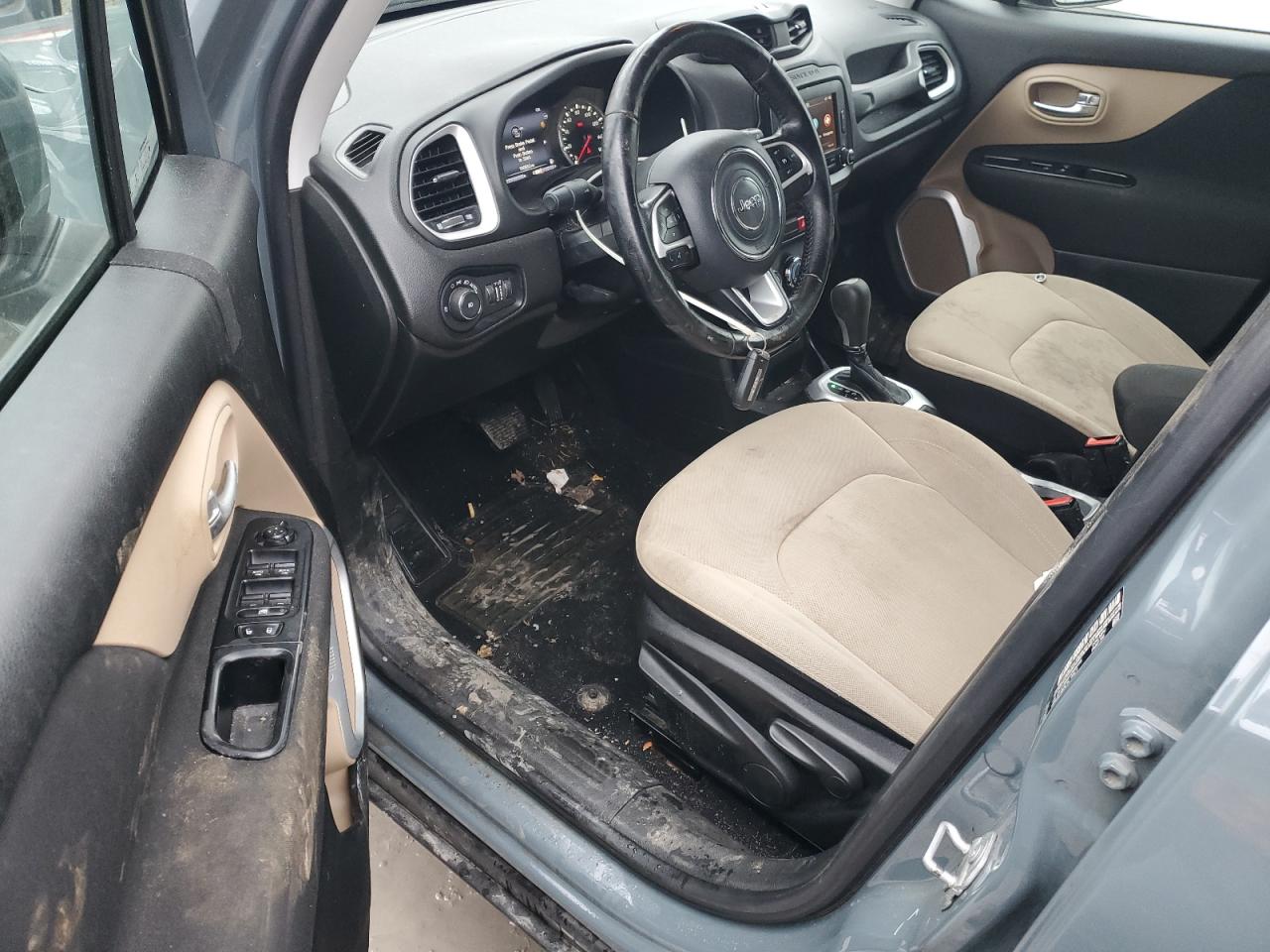 2017 Jeep Renegade - Image 8