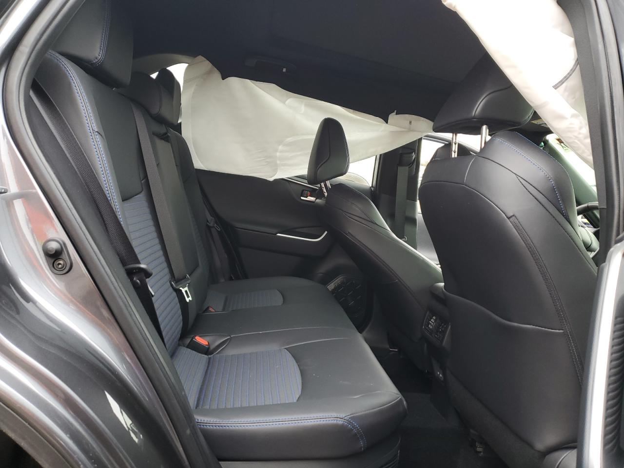 2024 Toyota RAV 4 - Image 12