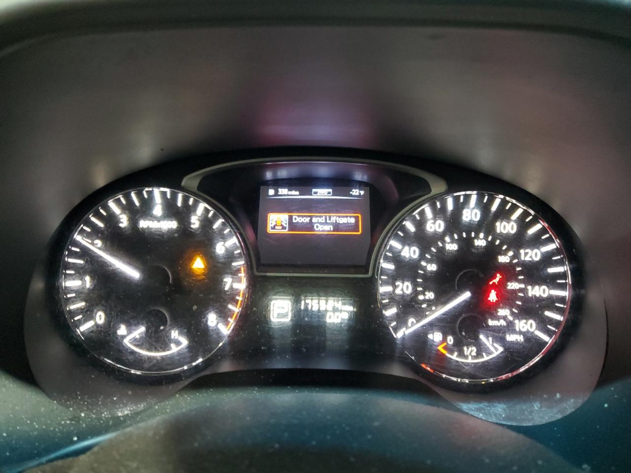 2014 Nissan Pathfinder - Image 9