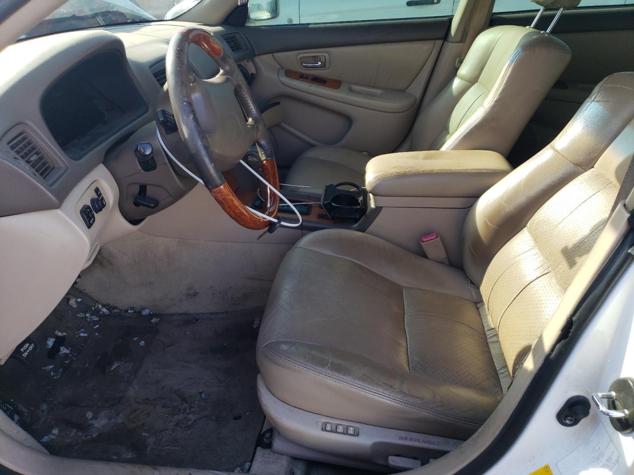2001 Lexus ES - Image 7