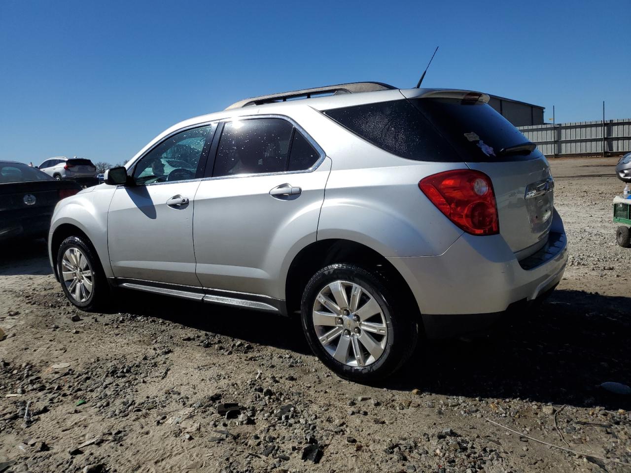 2011 Chevrolet Equinox - Image 2