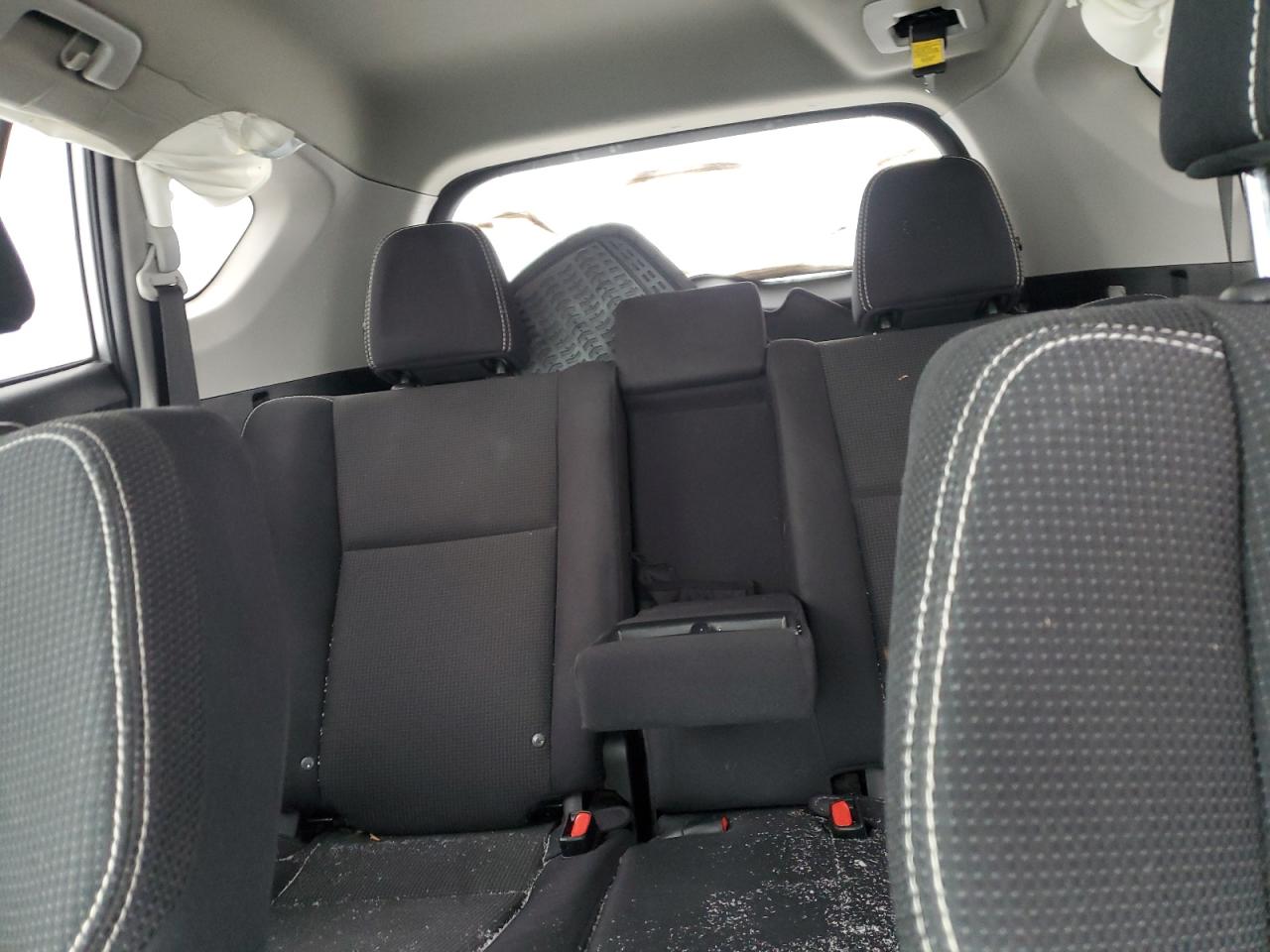 2017 Toyota RAV 4 - Image 10