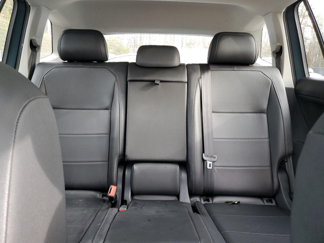 2020 Volkswagen Tiguan - Image 10