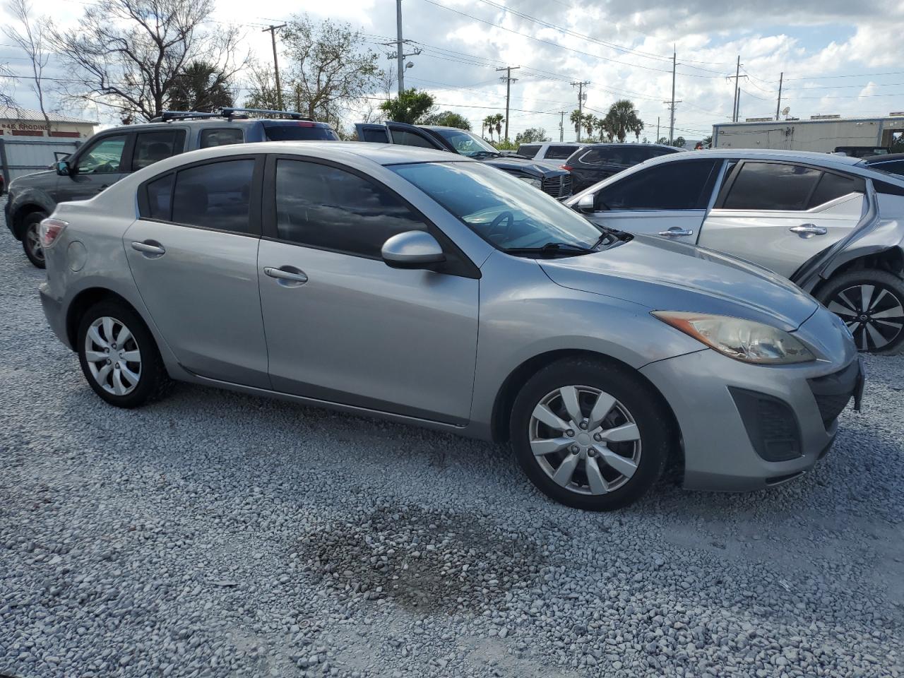 2011 Mazda 3 - Image 4
