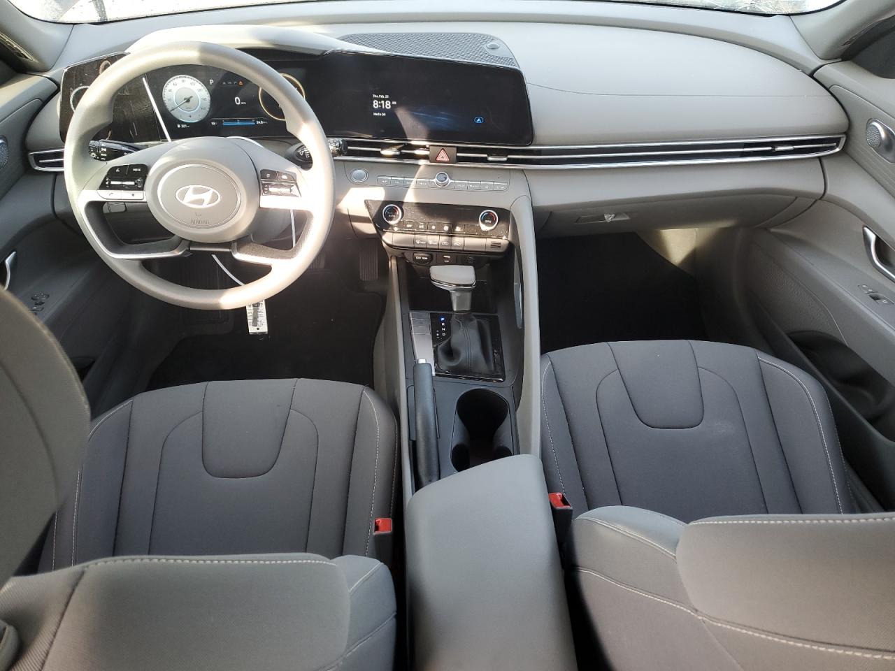 2024 Hyundai Elantra - Image 8