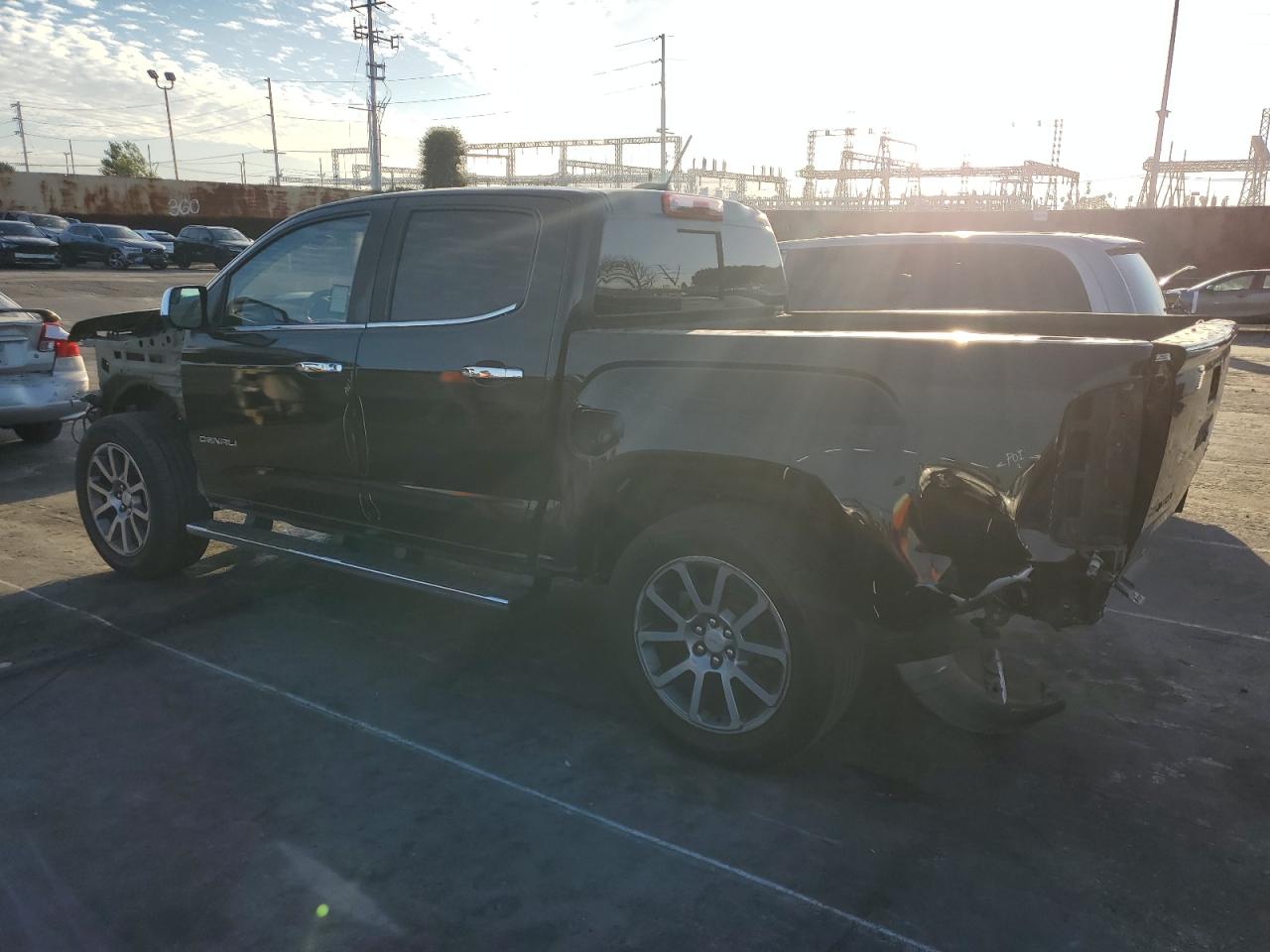 2017 GMC Canyon - Image 2