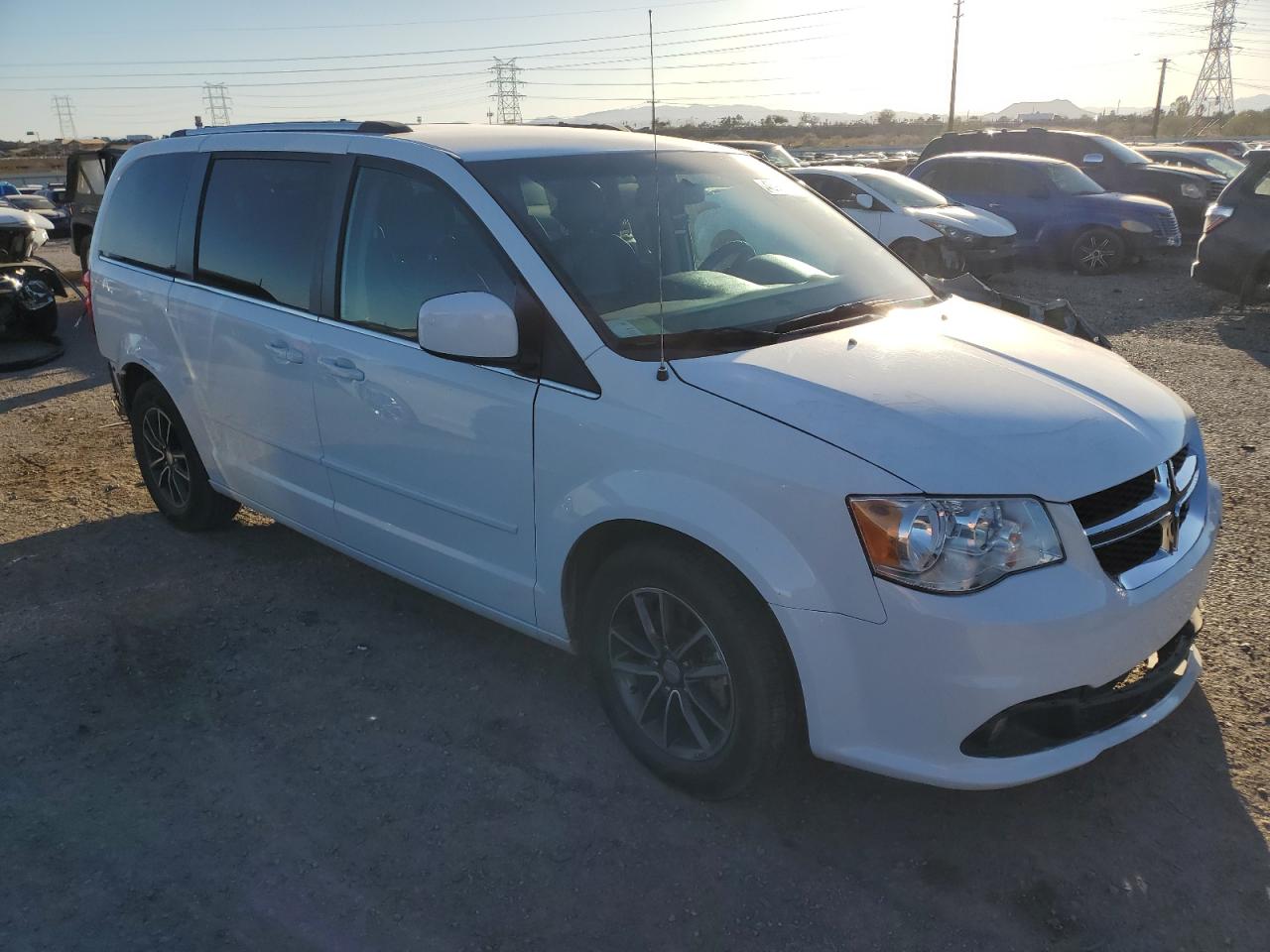 2017 Dodge Caravan - Image 4