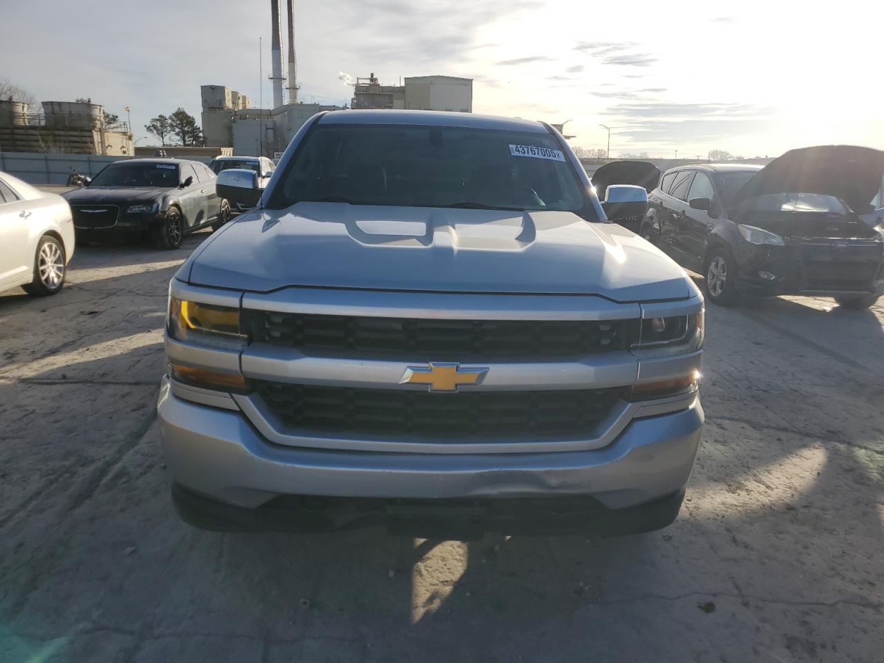 2017 Chevrolet Silverado - Image 5
