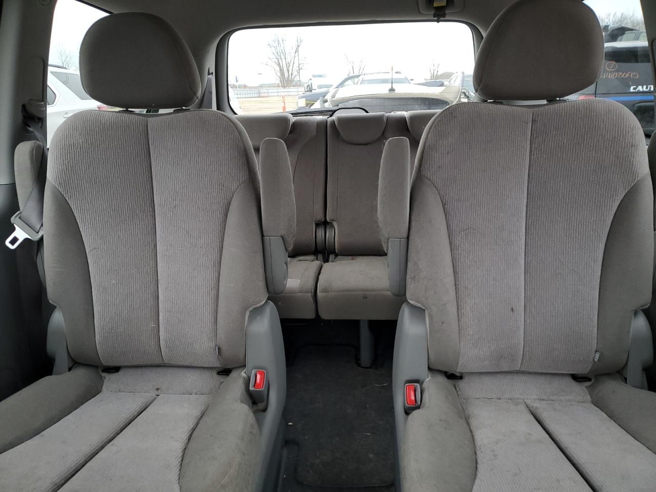 2014 Kia Sedona - Image 10