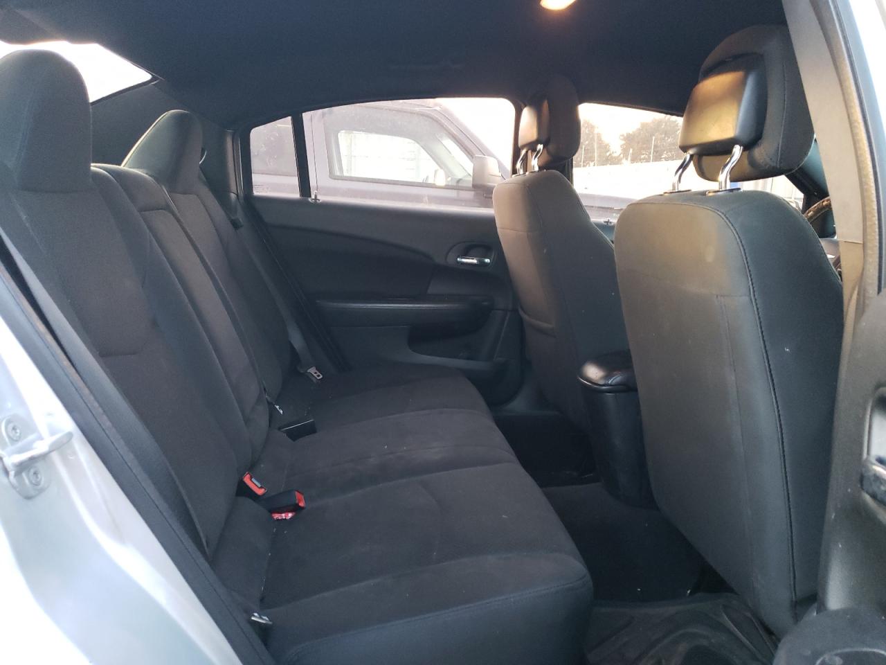 2012 Chrysler 200 - Image 10