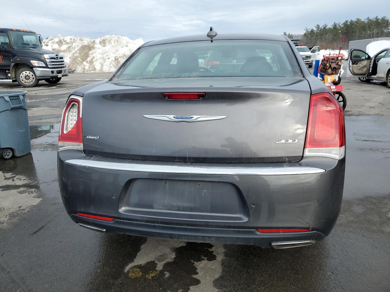 2018 Chrysler 300 - Image 6