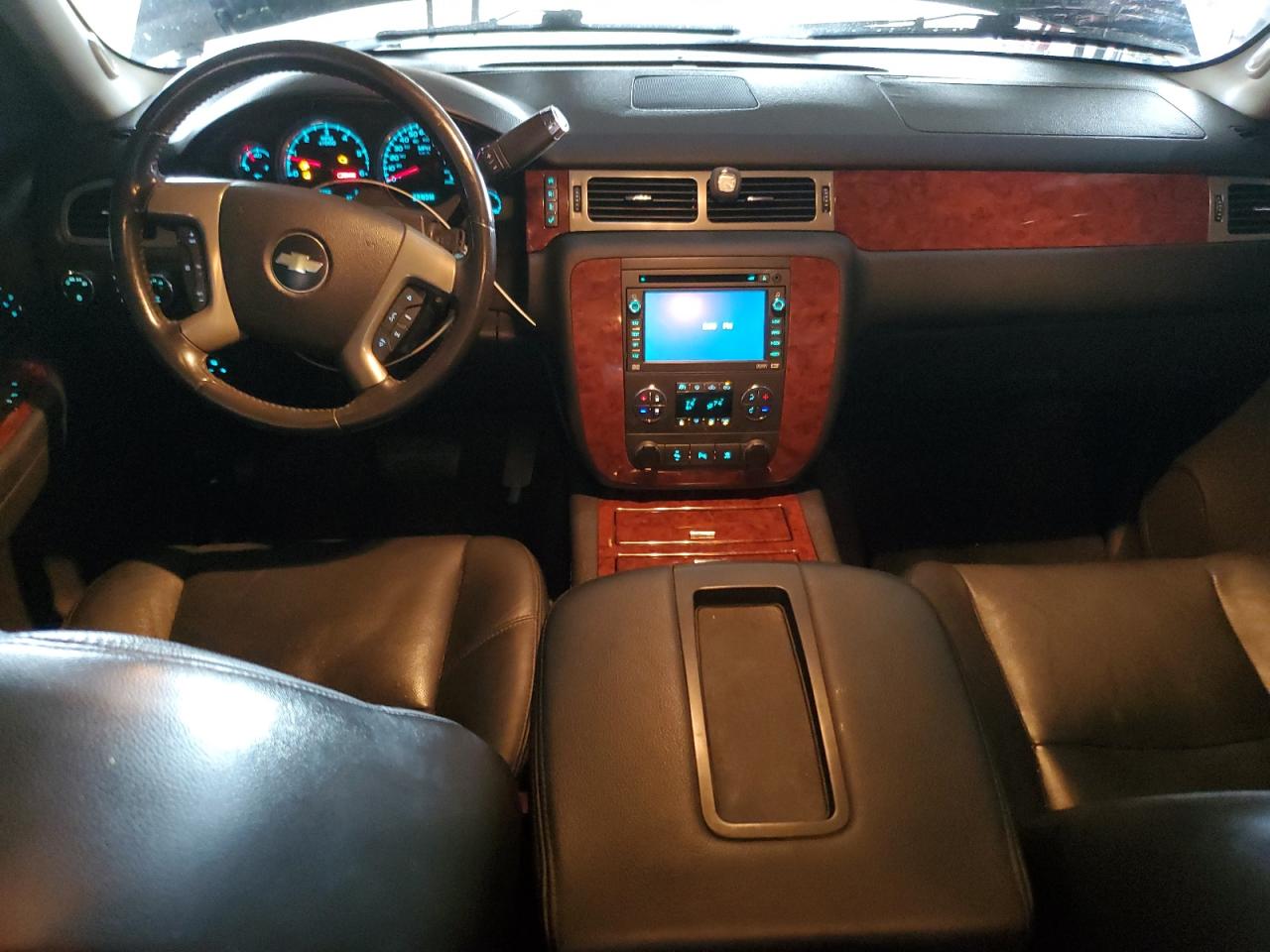 2009 Chevrolet Avalanche - Image 8