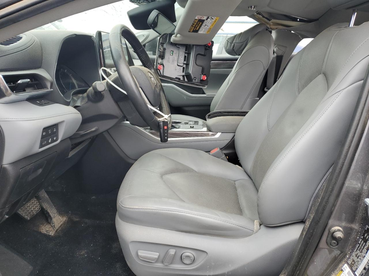 2021 Toyota Highlander - Image 7
