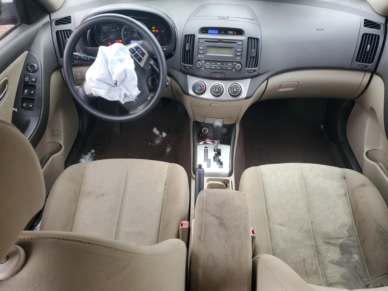 2010 Hyundai Elantra - Image 8