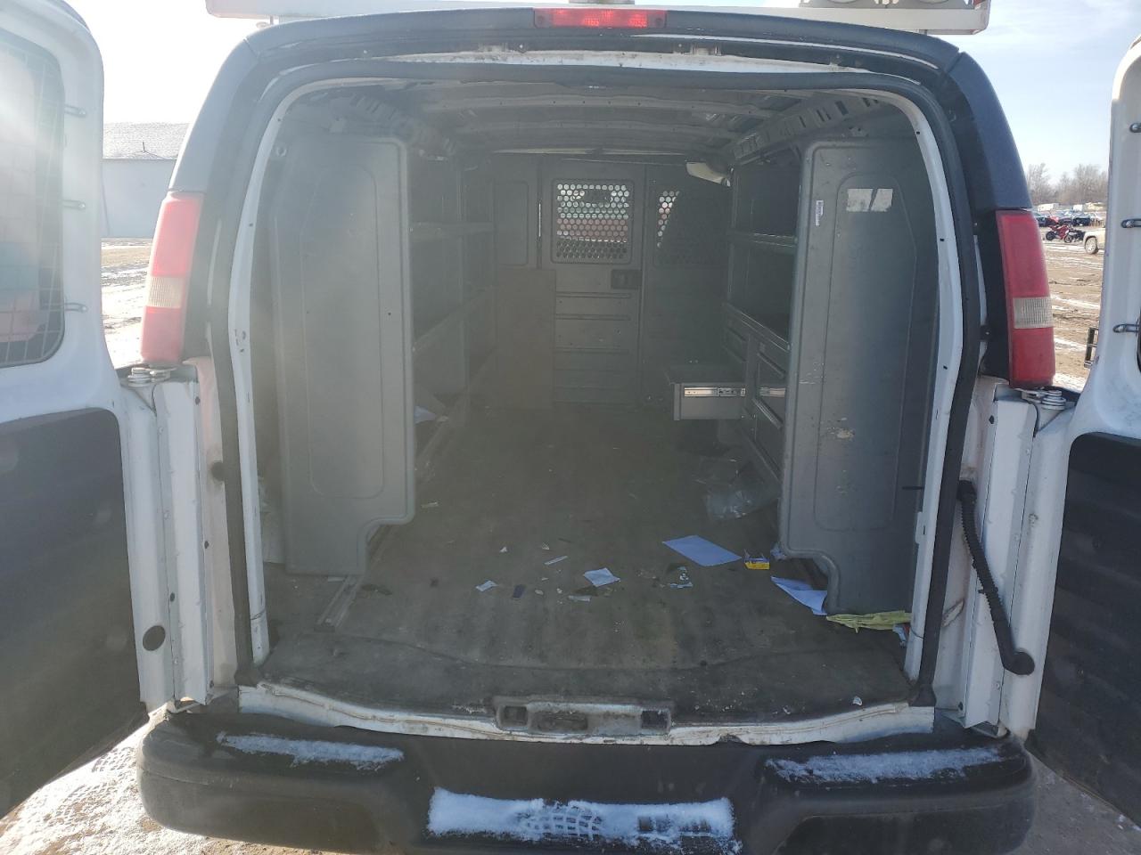 2014 GMC Savana - Image 10