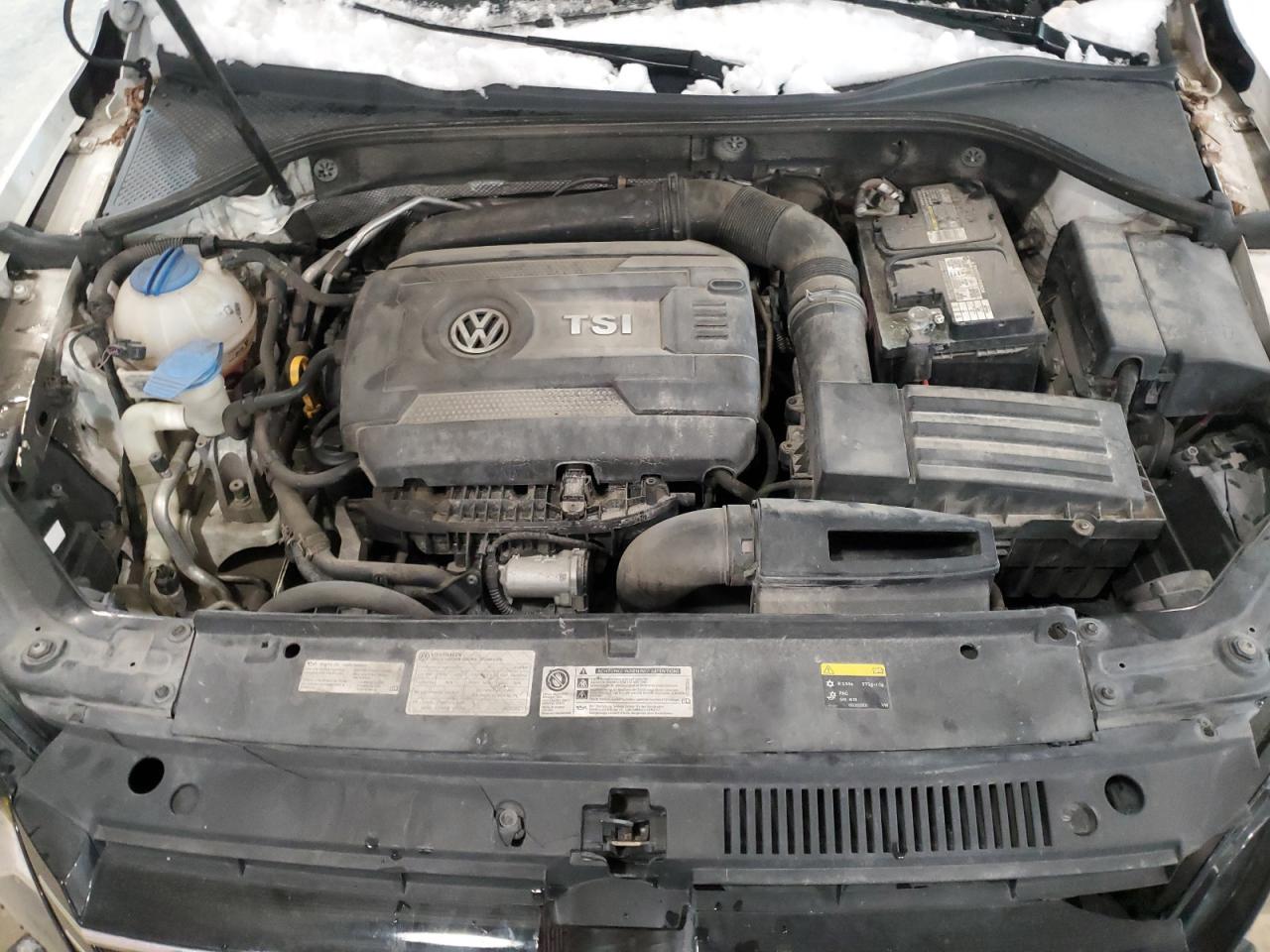 2014 Volkswagen Passat - Image 11