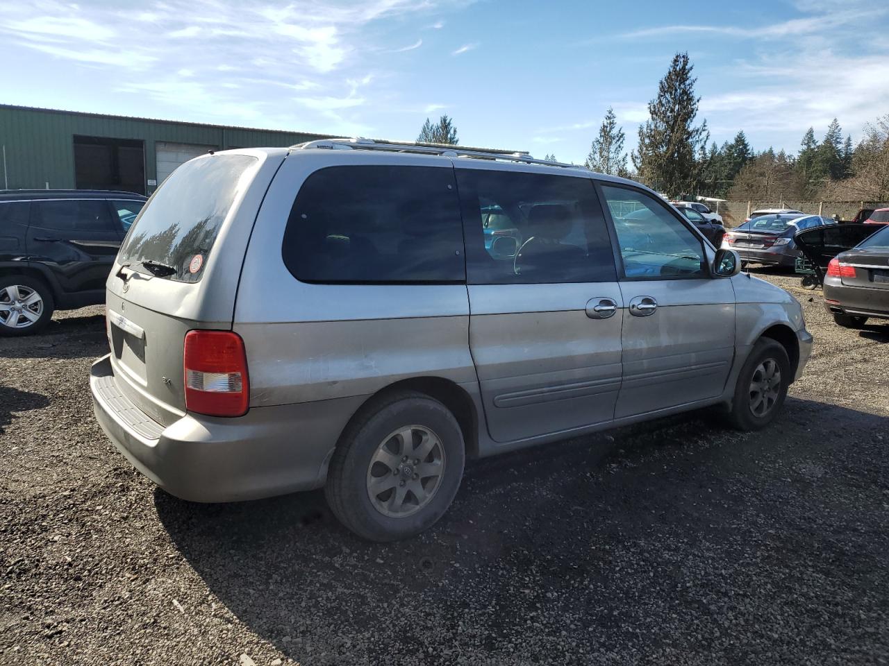 2004 Kia Sedona - Image 3