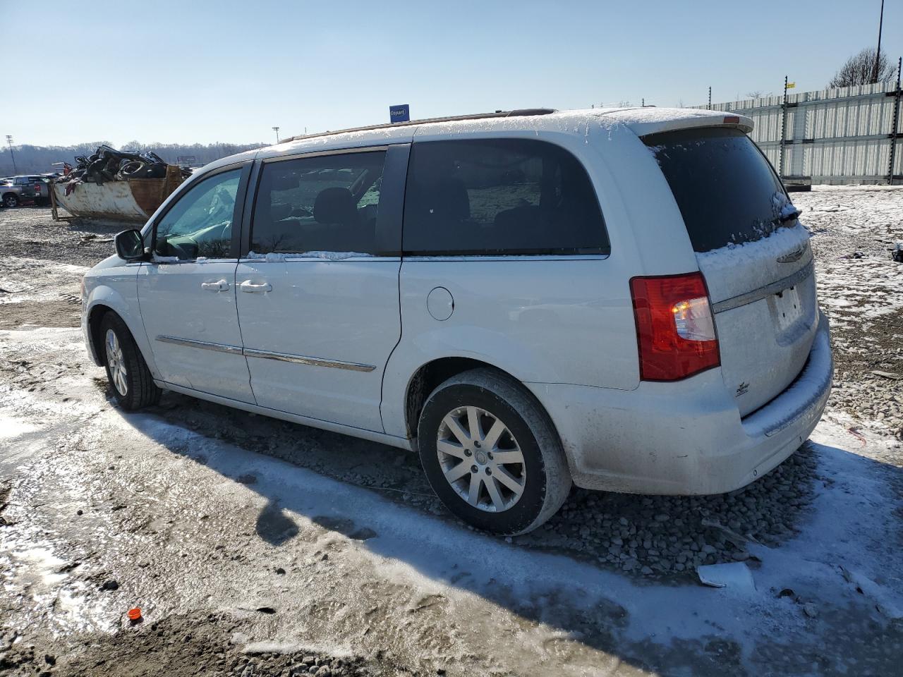 2014 Chrysler Town & Country - Image 2