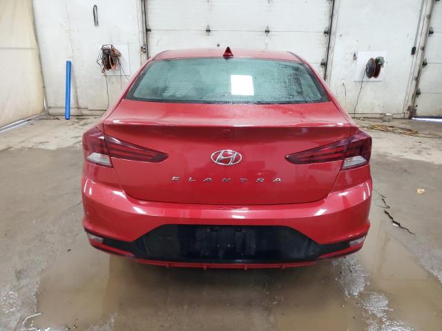  HYUNDAI ELANTRA 2019 Czerwony
