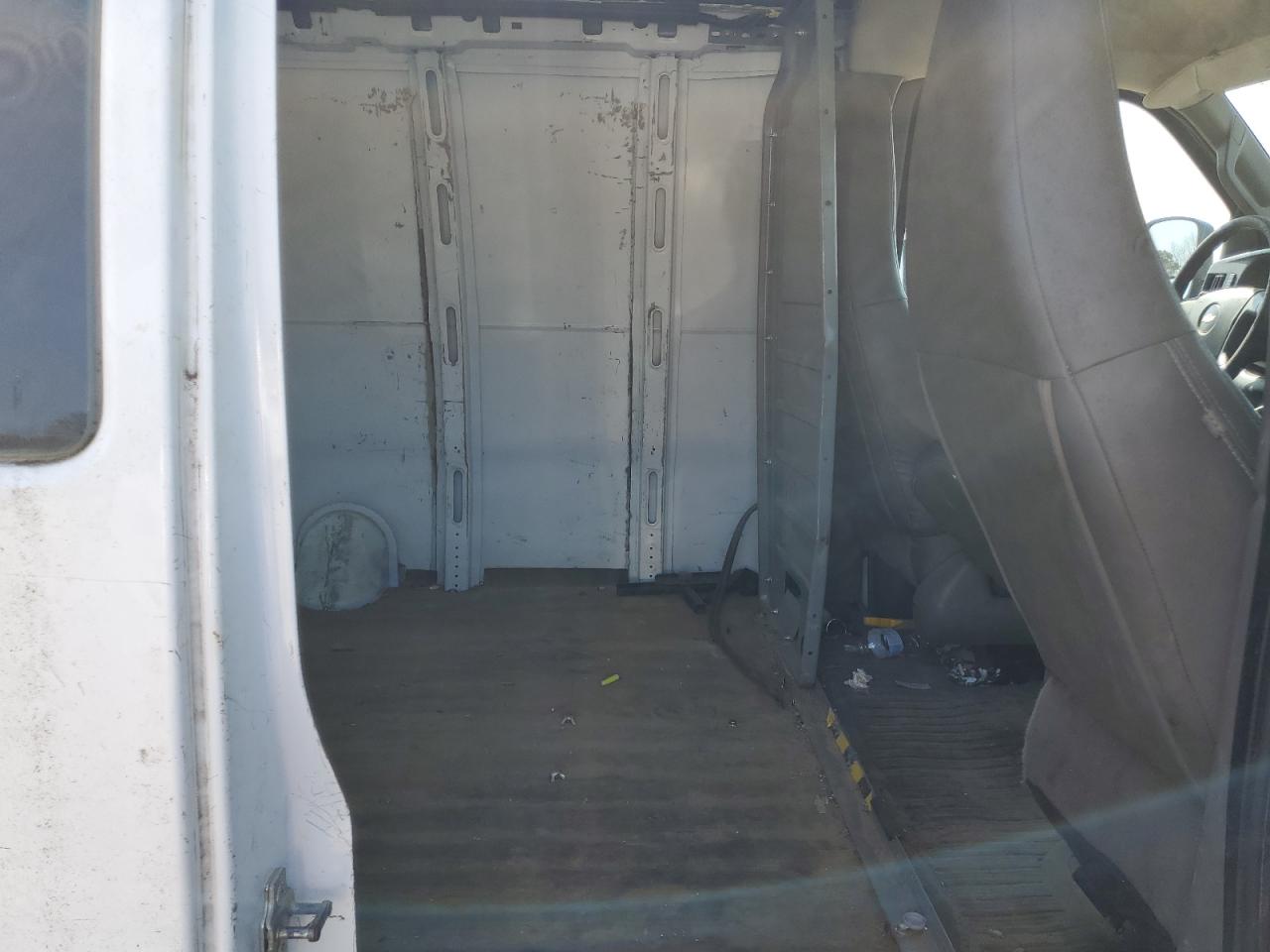 2017 Chevrolet Express - Image 11