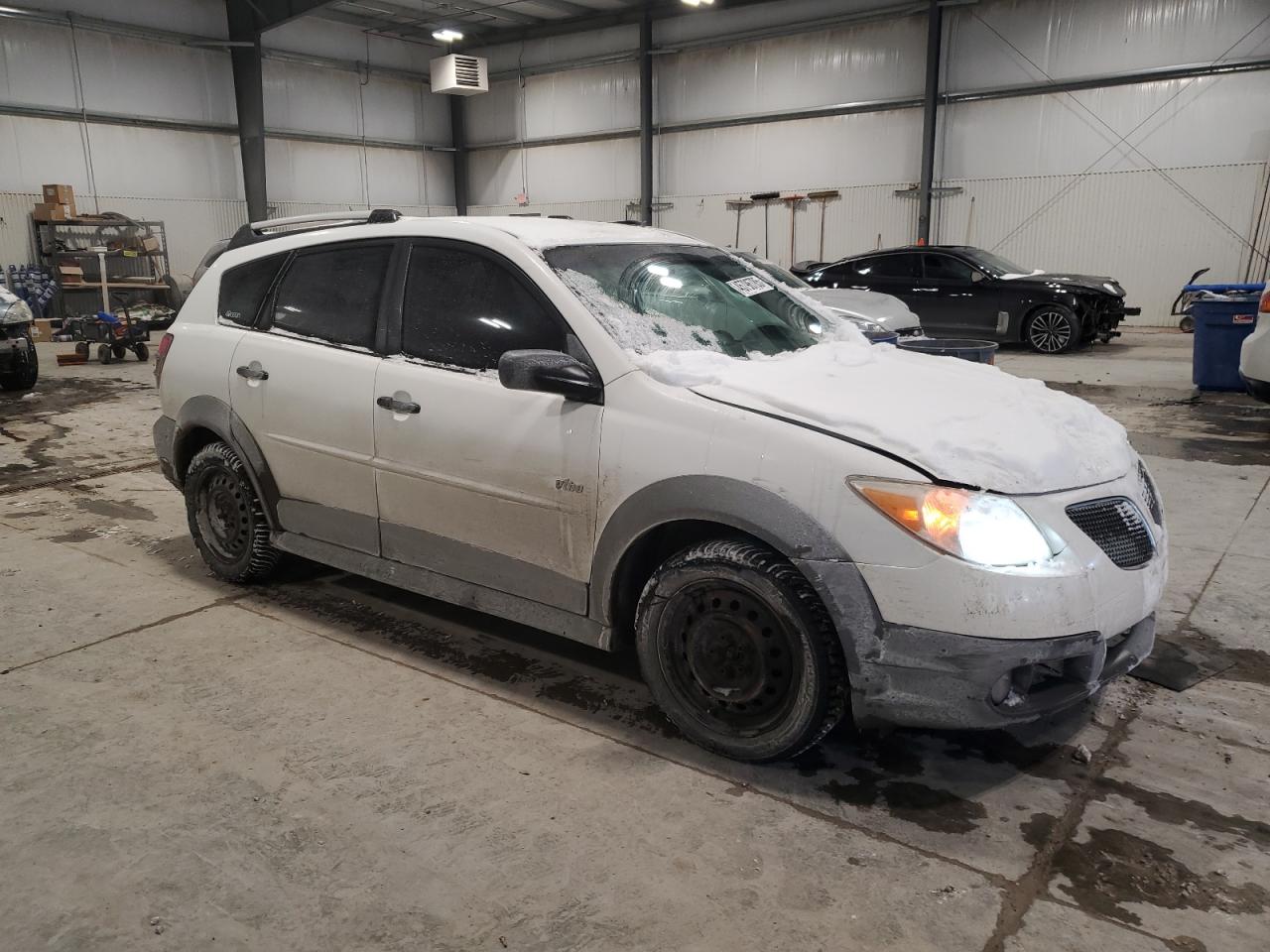 2005 Pontiac Vibe - Image 4