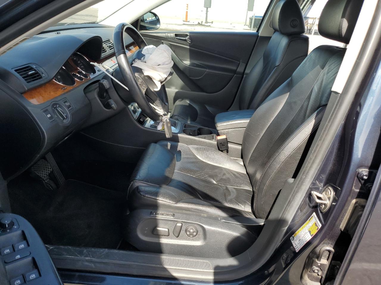 2008 Volkswagen Passat - Image 7