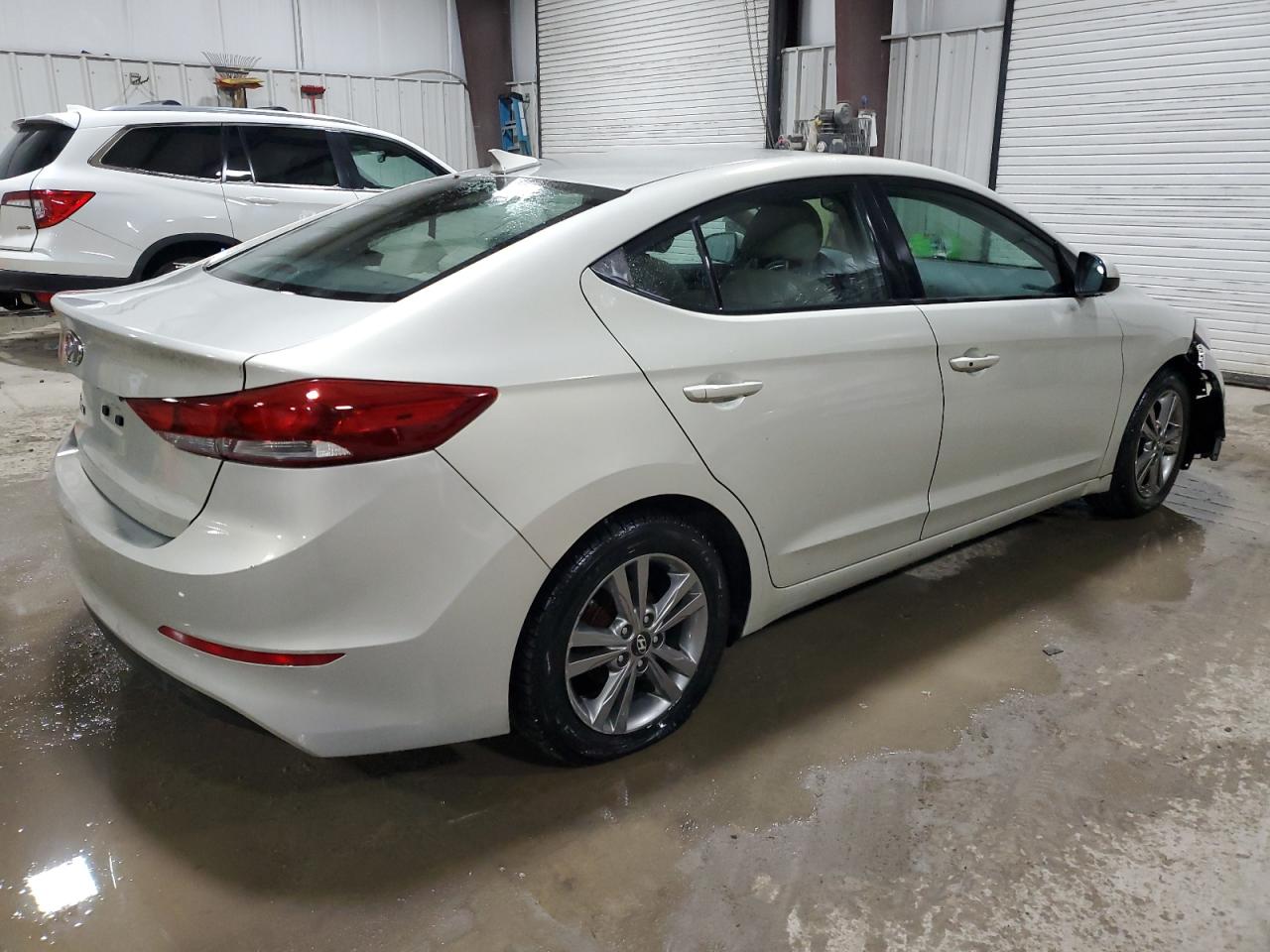 2017 Hyundai Elantra - Image 3
