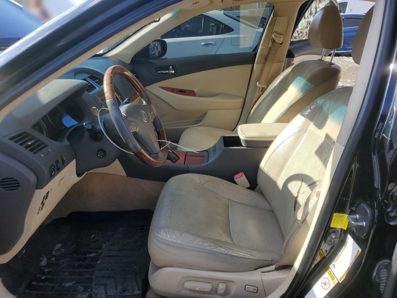 2011 Lexus ES - Image 7