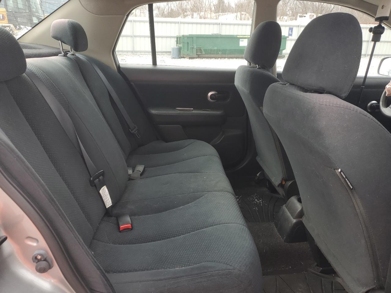 2010 Nissan Versa - Image 11
