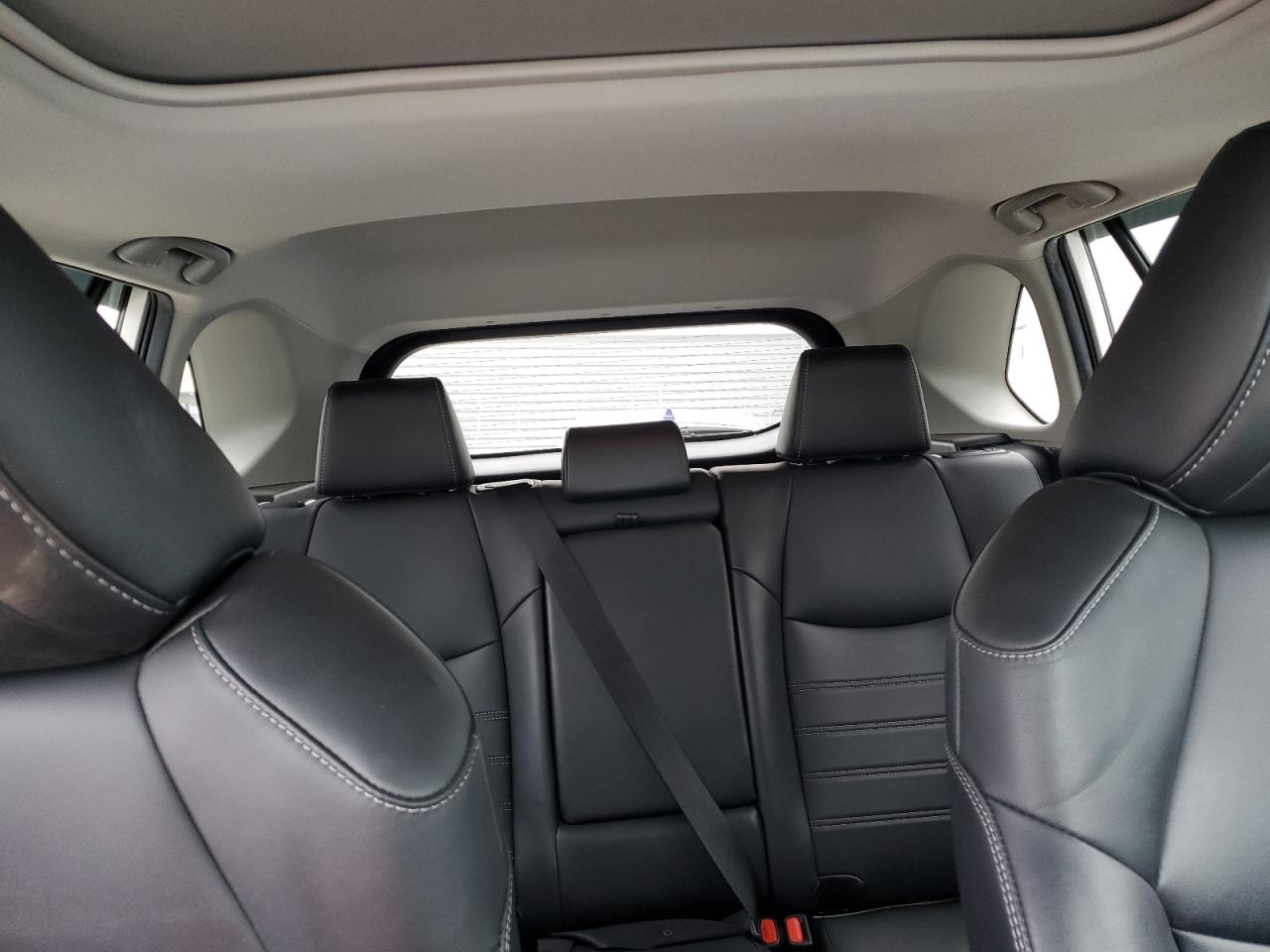 2020 Toyota RAV 4 - Image 10