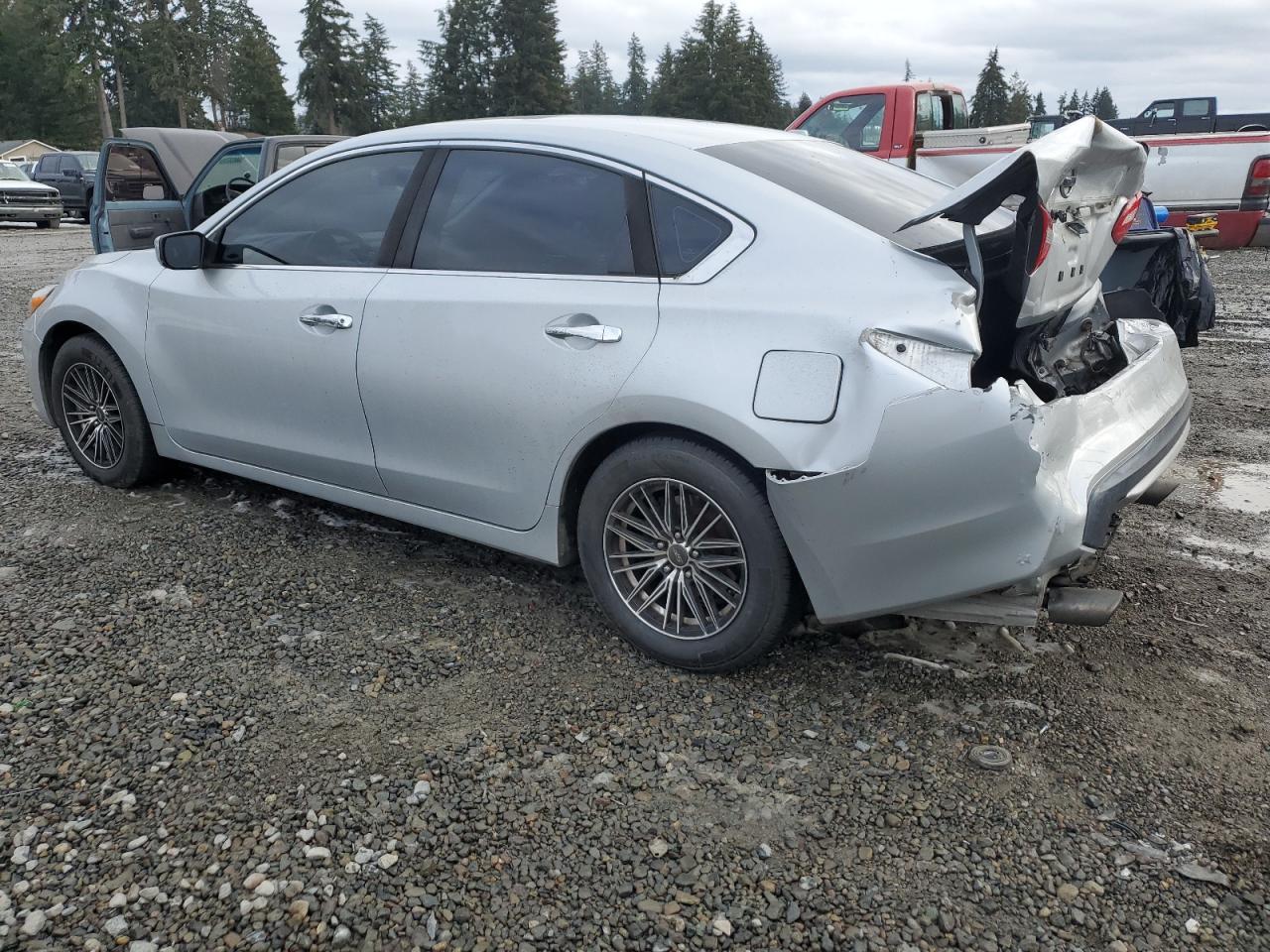 2016 Nissan Altima - Image 2