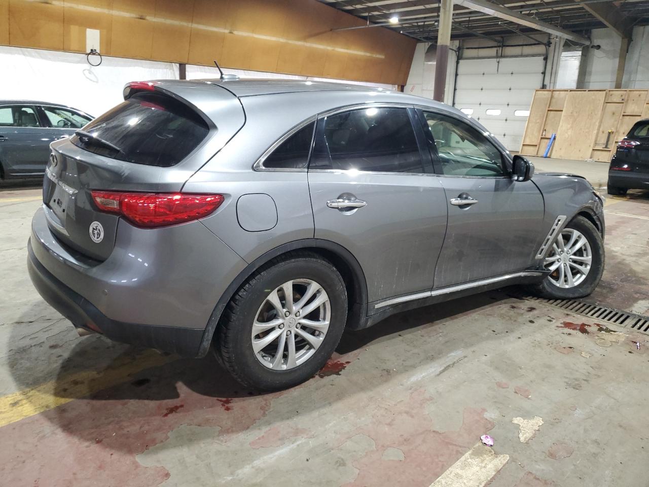 2017 Infiniti QX70 - Image 3