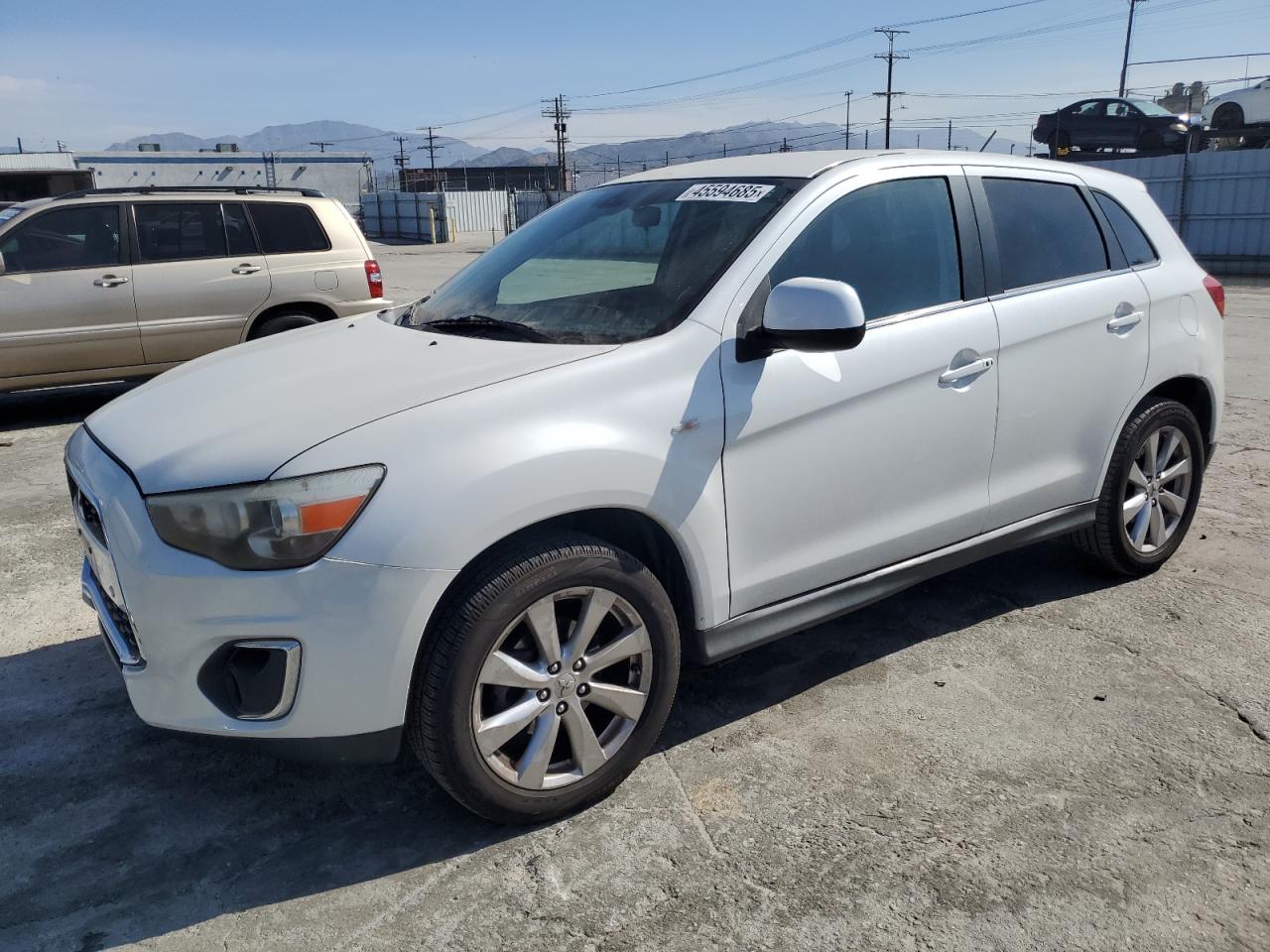 2013 Mitsubishi Outlander - Image 1