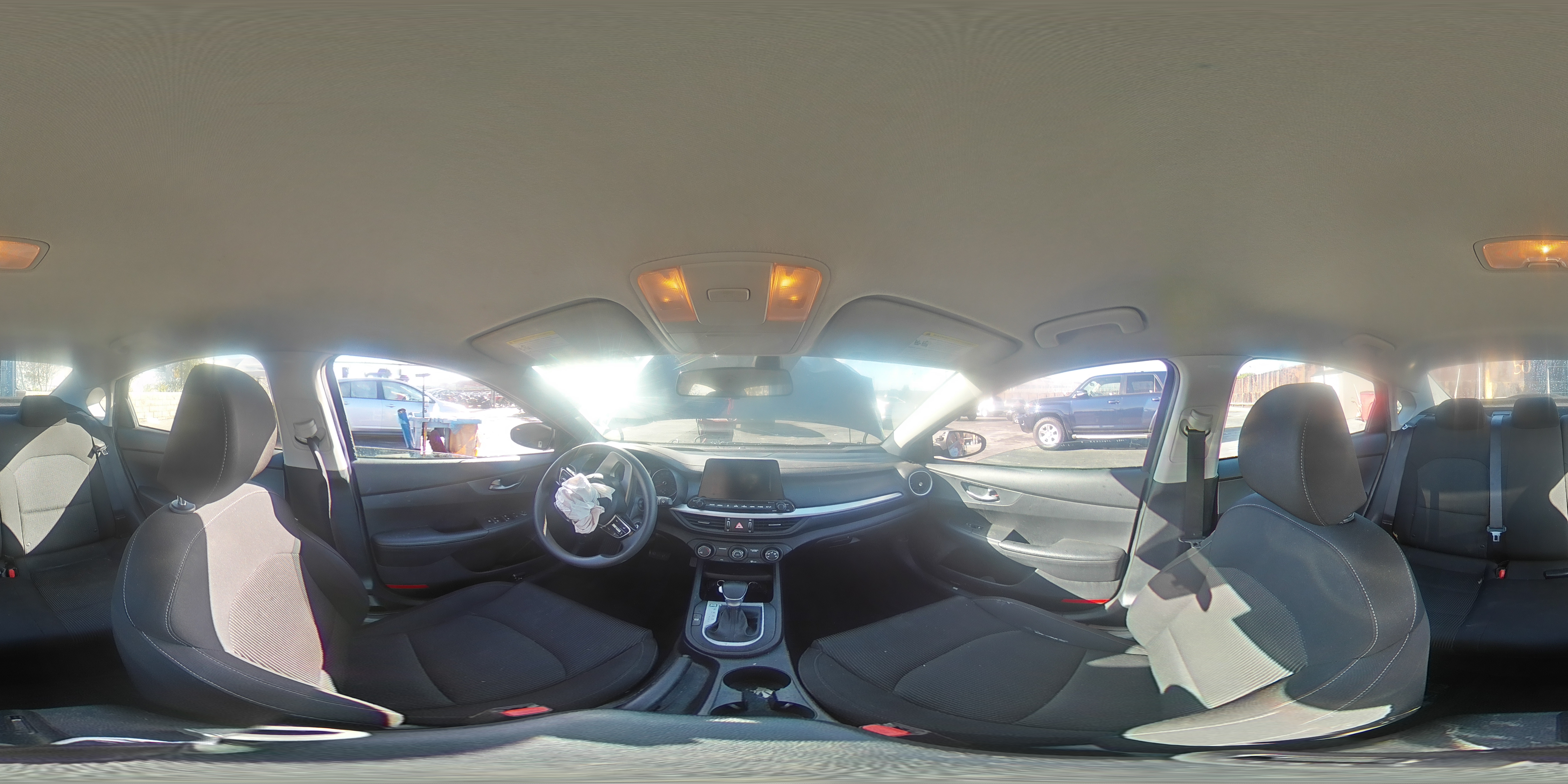 2021 Kia Forte - Image 13