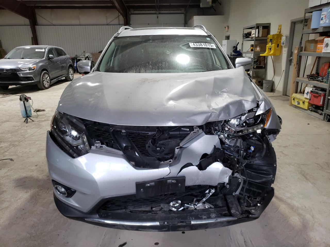 2015 Nissan Rogue - Image 5