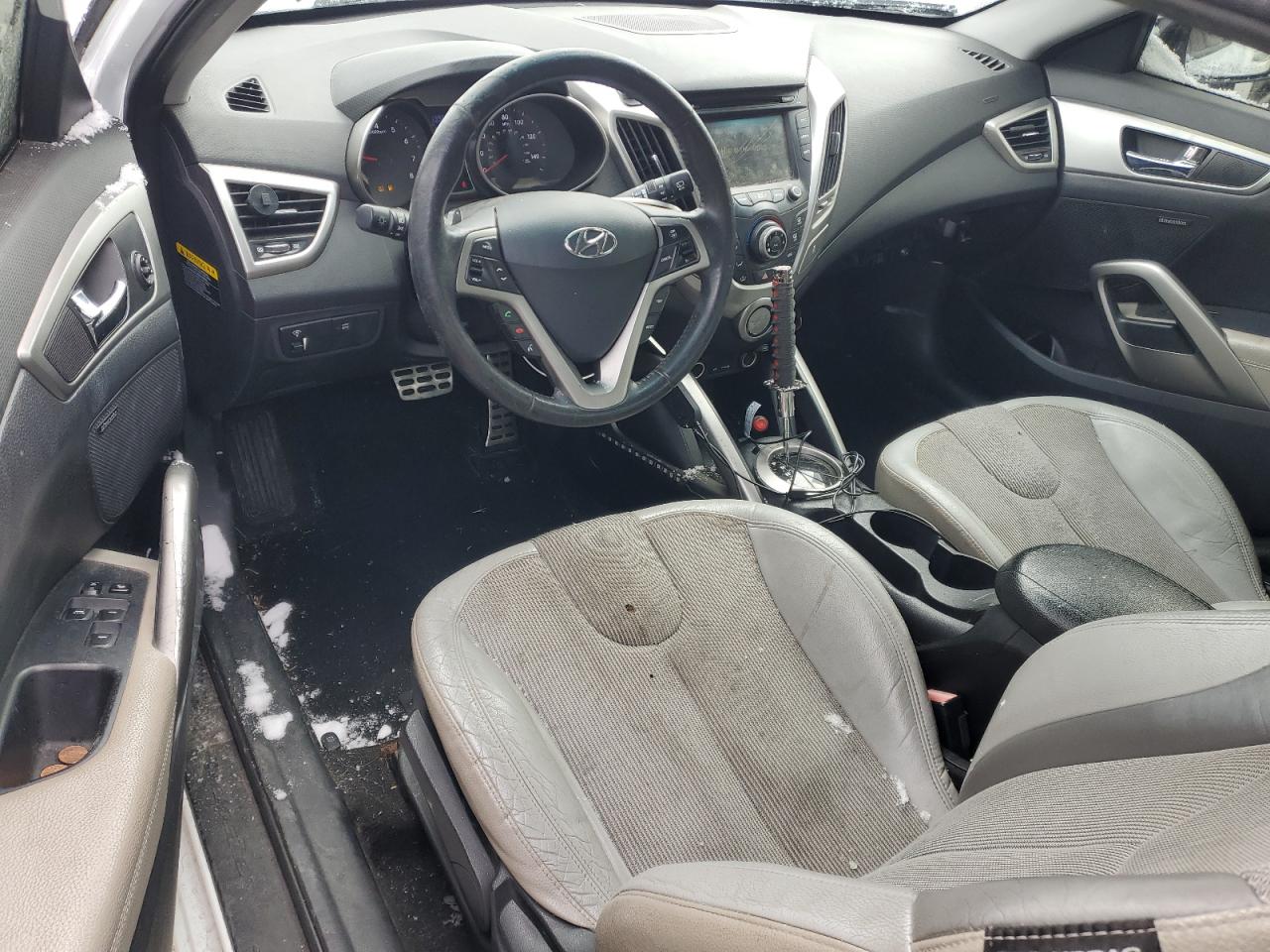 2012 Hyundai Veloster - Image 8